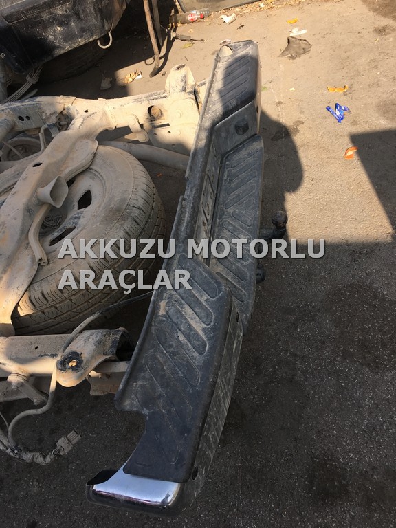 NİSSAN NAVARA ÇIKMA ARKA TAMPON -