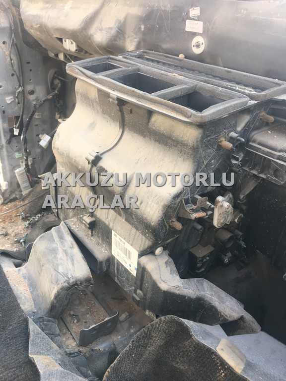 MİTSUBİSHİ L200 CR ÇIKMA KALORİFER KUTUSU -