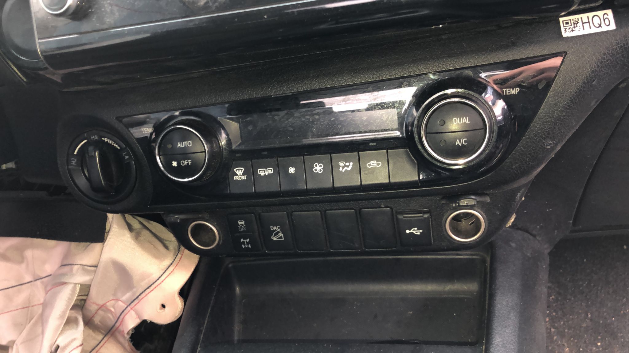 TOYOTA HİLUX 2020-2023 KLİMA PANELİ -X14042025-46