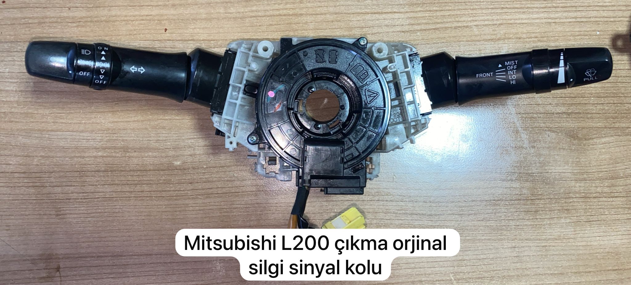 MİTSUBİSHİ L200 ÇIKMA ORJİNAL SİLGİ SİNYAL KOLU -X14042025-228