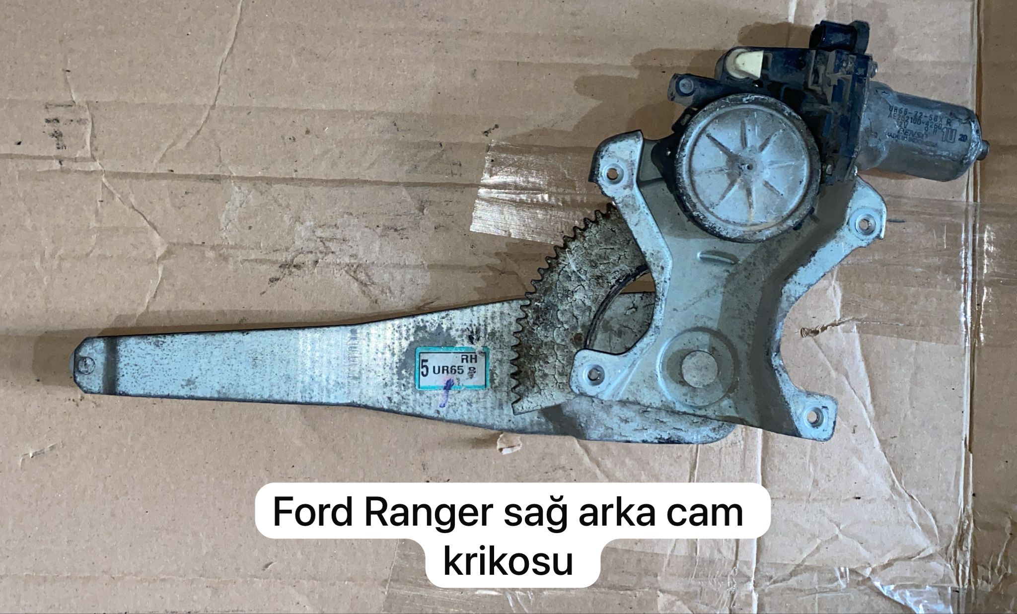 FORD RANGER SAĞ ARKA CAM KRİKOSU