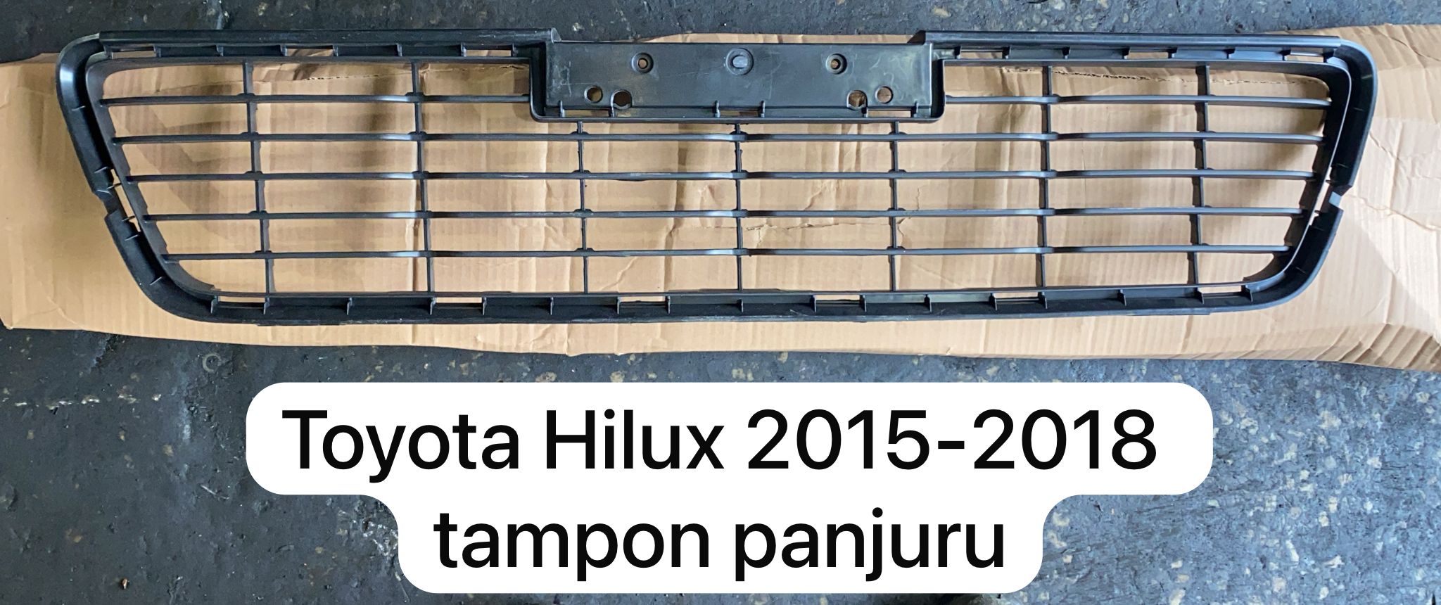 TOYOTA HİLUX ÖN TAMPON PANJURU