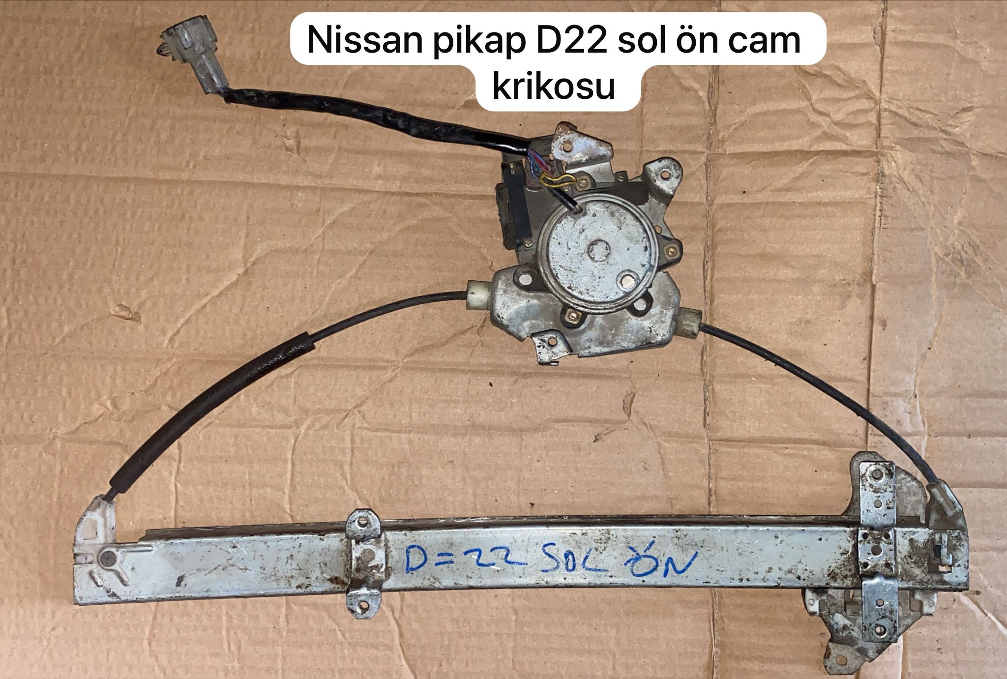NİSSAN PİKAP SOL ÖN CAM KRİKOSU -X14042025-313