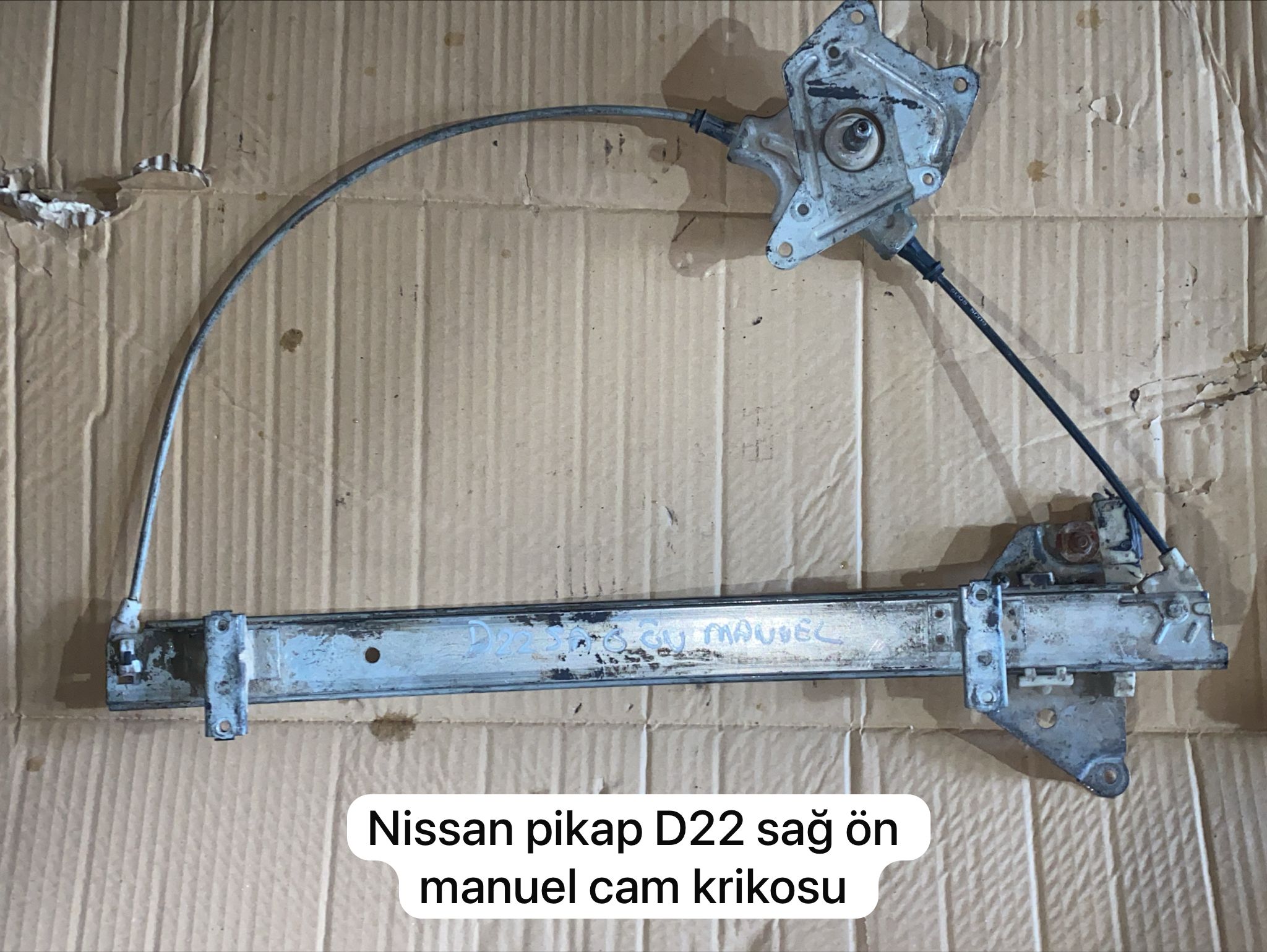 NİSSSAN PİKAP SAĞ ÖN MANUEL CAM KRİKOSU -X14042025-465