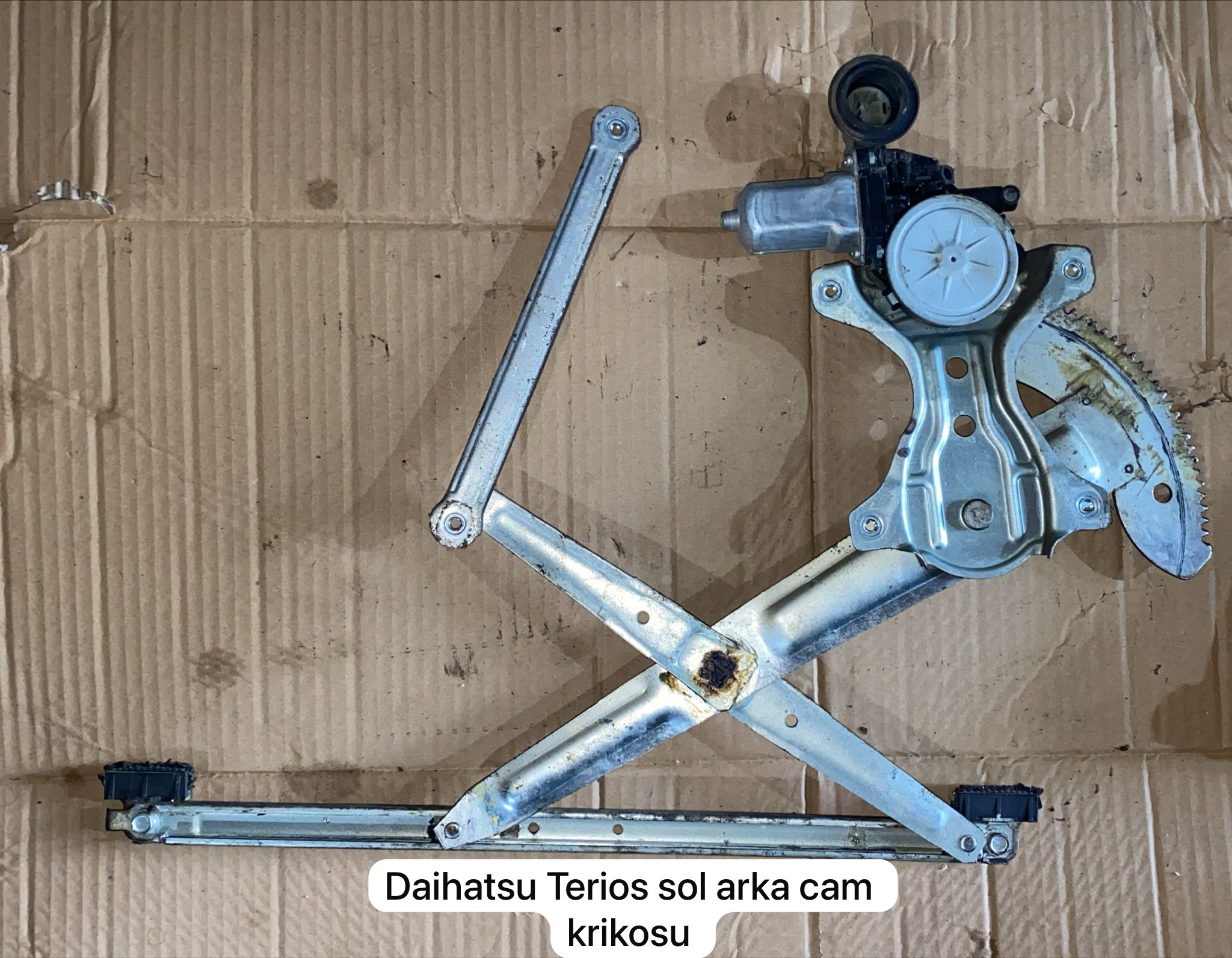 DAİHAİTSU TERİOS SOL ARKA CAM KRİKOSU -X14042025-472