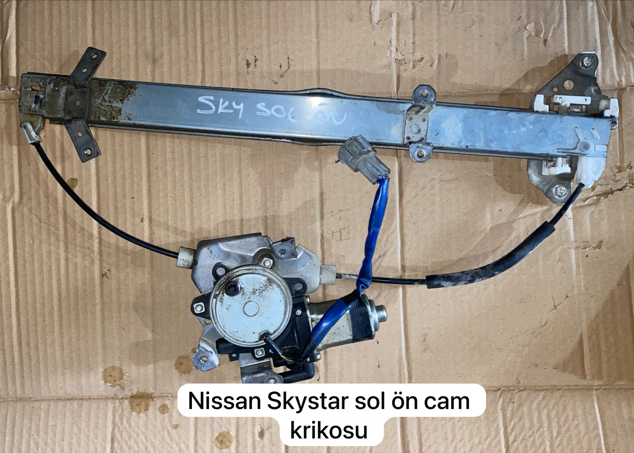 NİSSAN SKYSTAR SOL ÖN CAM KRİKOSU -X14042025-462