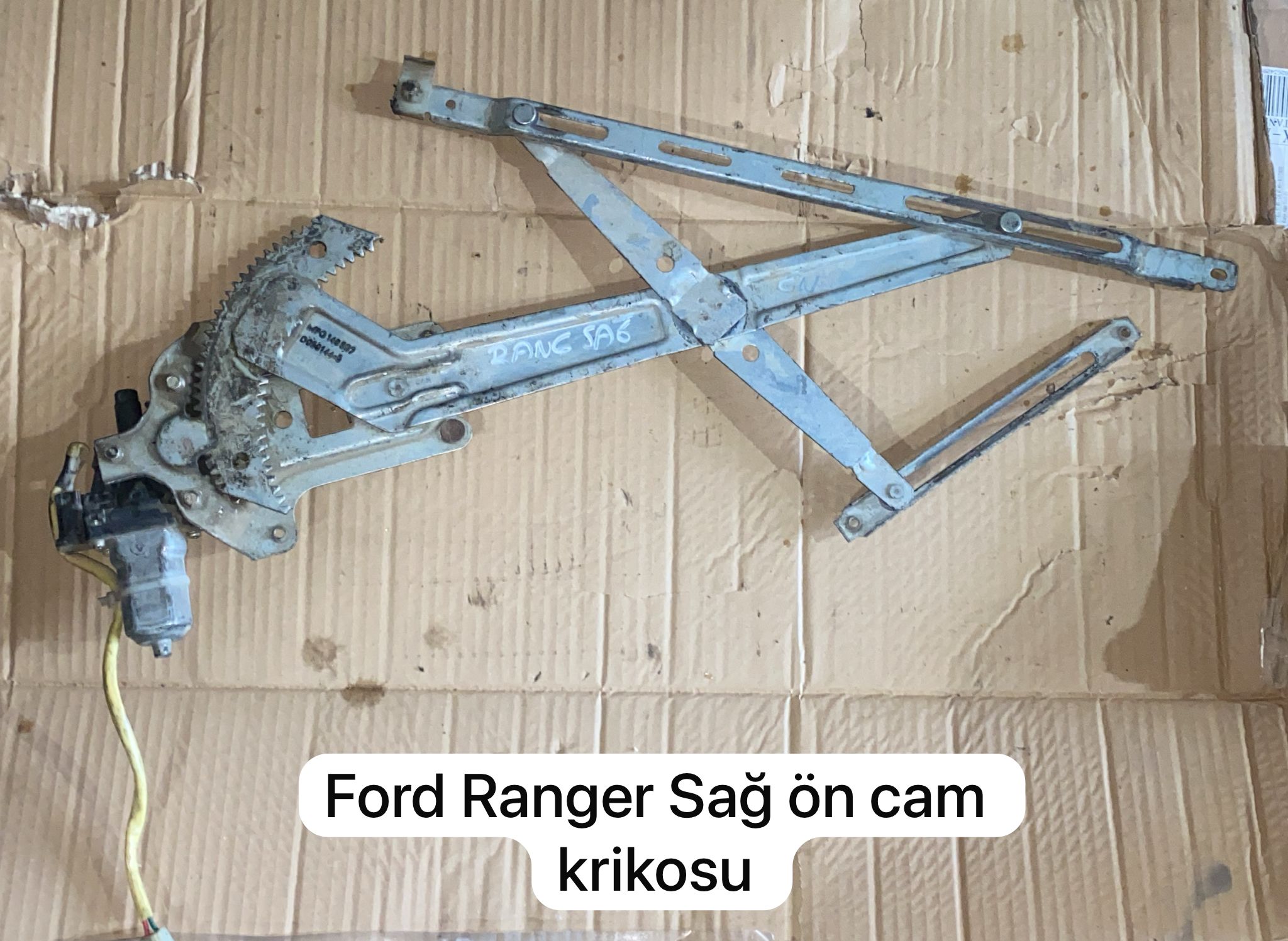 FORD RANGER SAĞ ÖN CAM KRİKOSU -X14042025-468