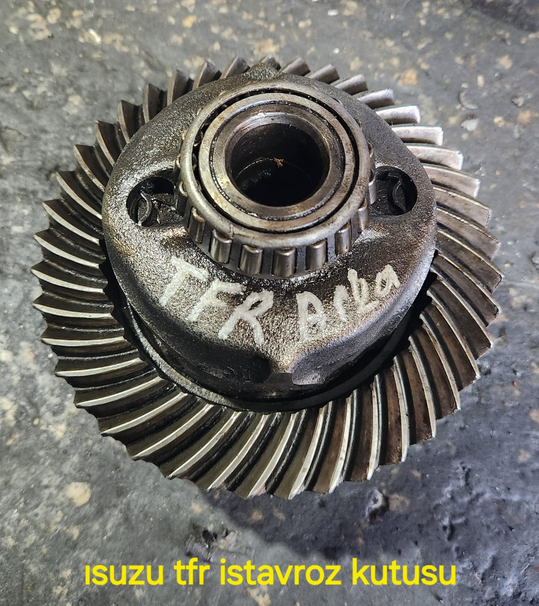 ISUZU TFR ARKA İSTAVROZ KUTUSU -X14042025-2367