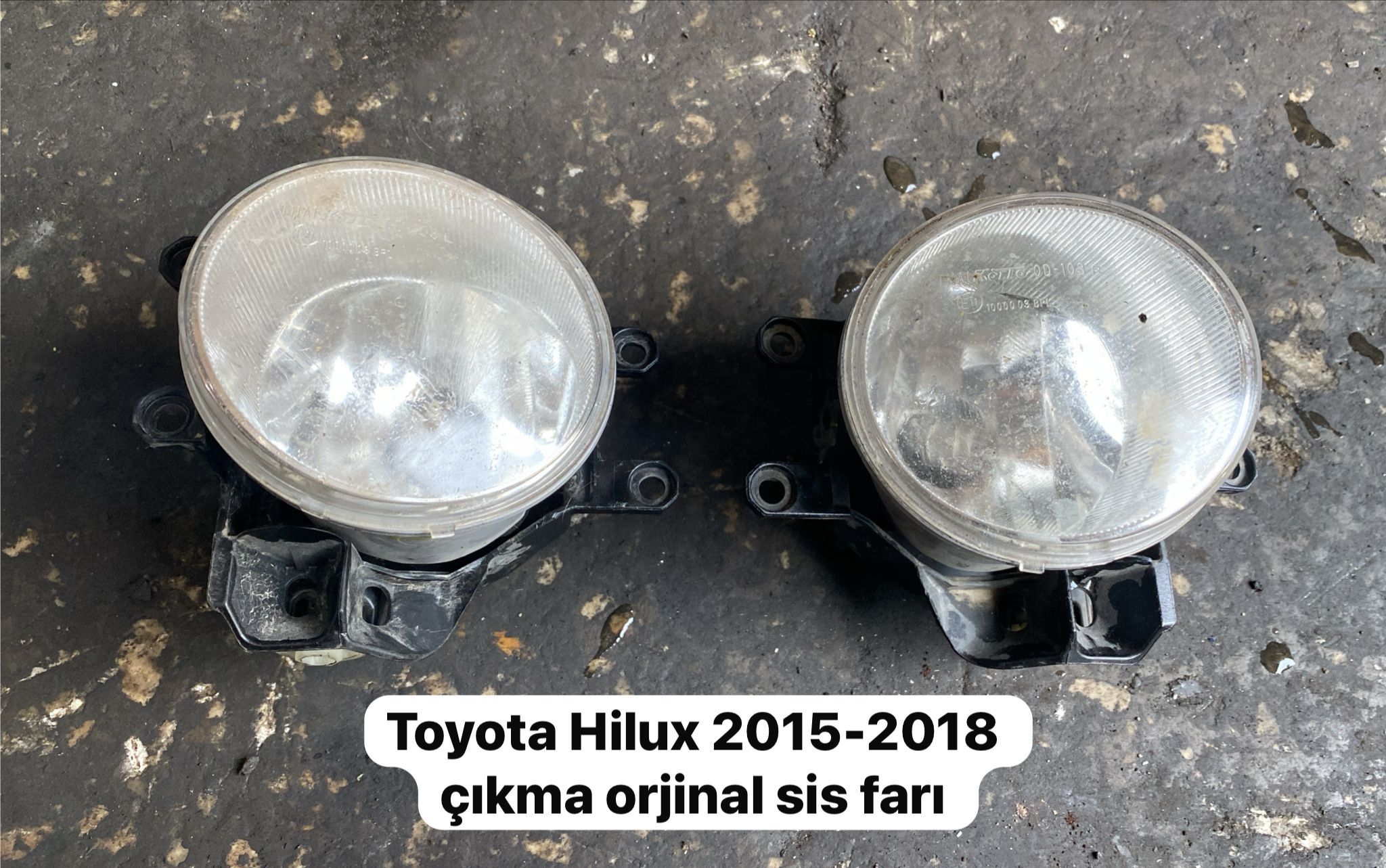 TOYOTA HİLUX 2015-2018 ÇIKMA ORJİNAL SİS FARI -X14042025-2871