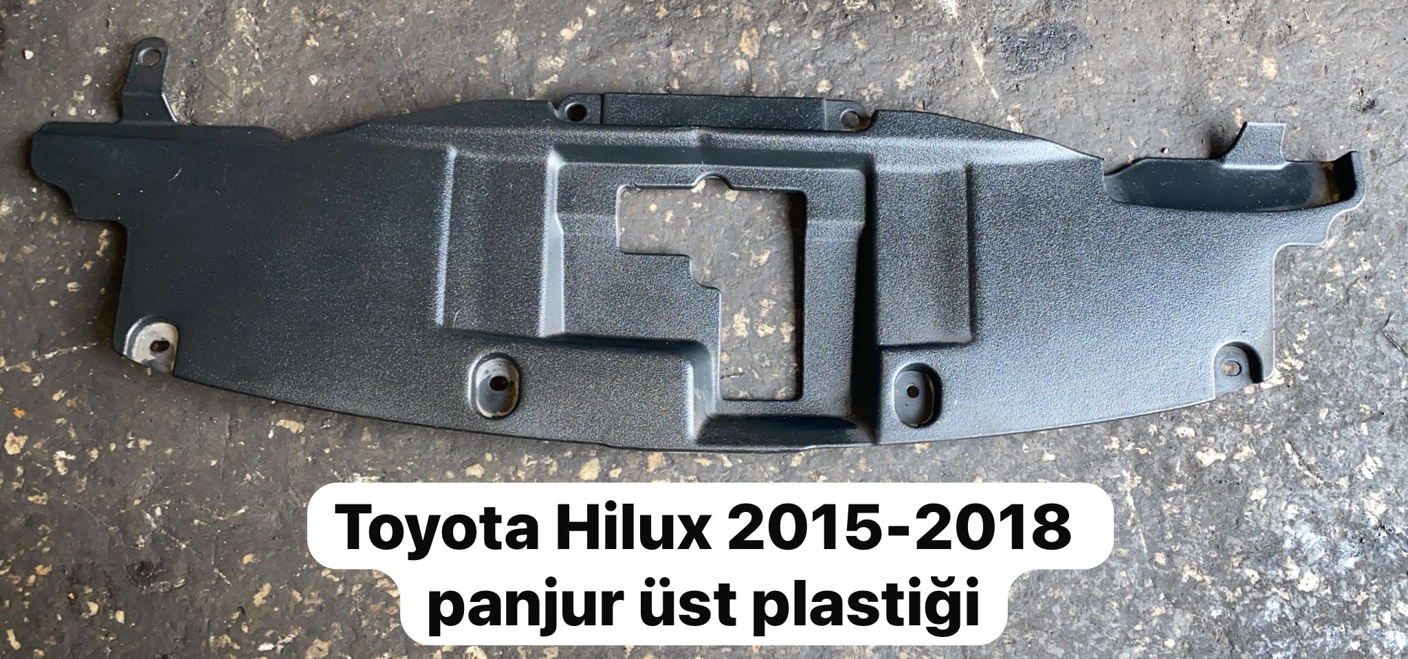 TOYOTA HİLUX 2015-2018 PANJUR ÜST PLASTİĞİ -X14042025-2865