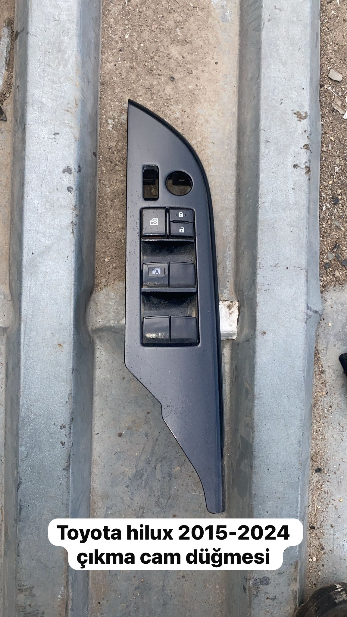 TOYOTA HİLUX 2015-2024 ÇIKMA CAM DÜĞMESİ -X14042025-4489