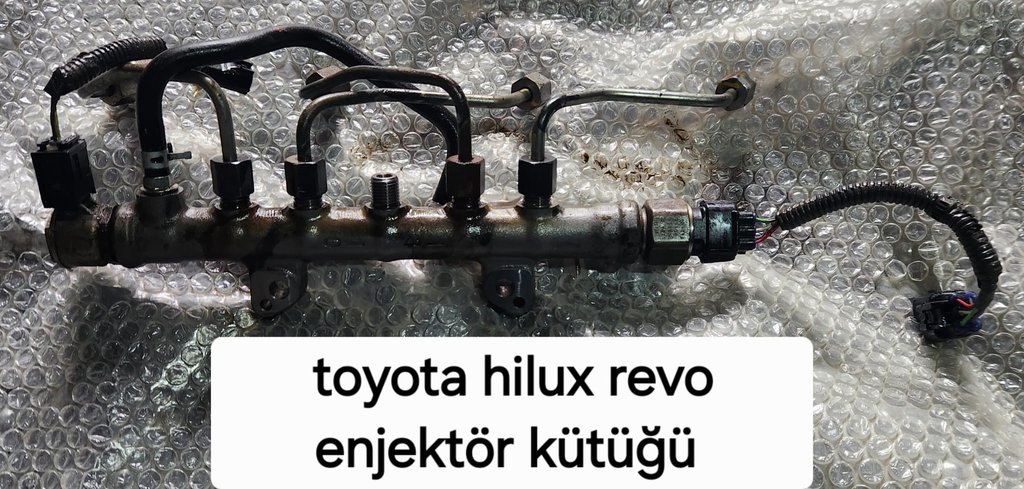 TOYOTA HİLUX REVO ENJEKTÖR KÜTÜĞÜ -X14042025-6195