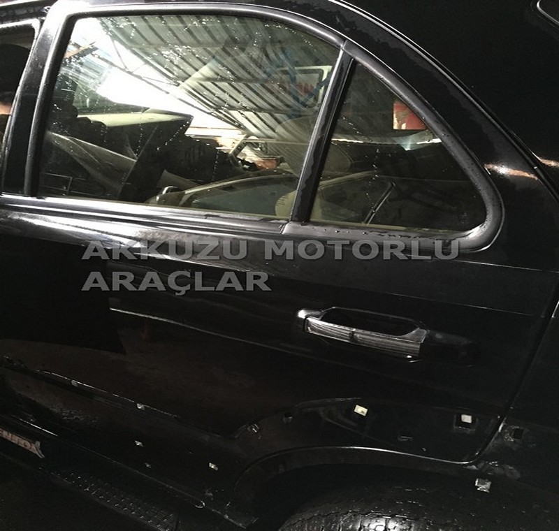 KİA SORENTO ÇIKMA SOL ARKA KAPI -
